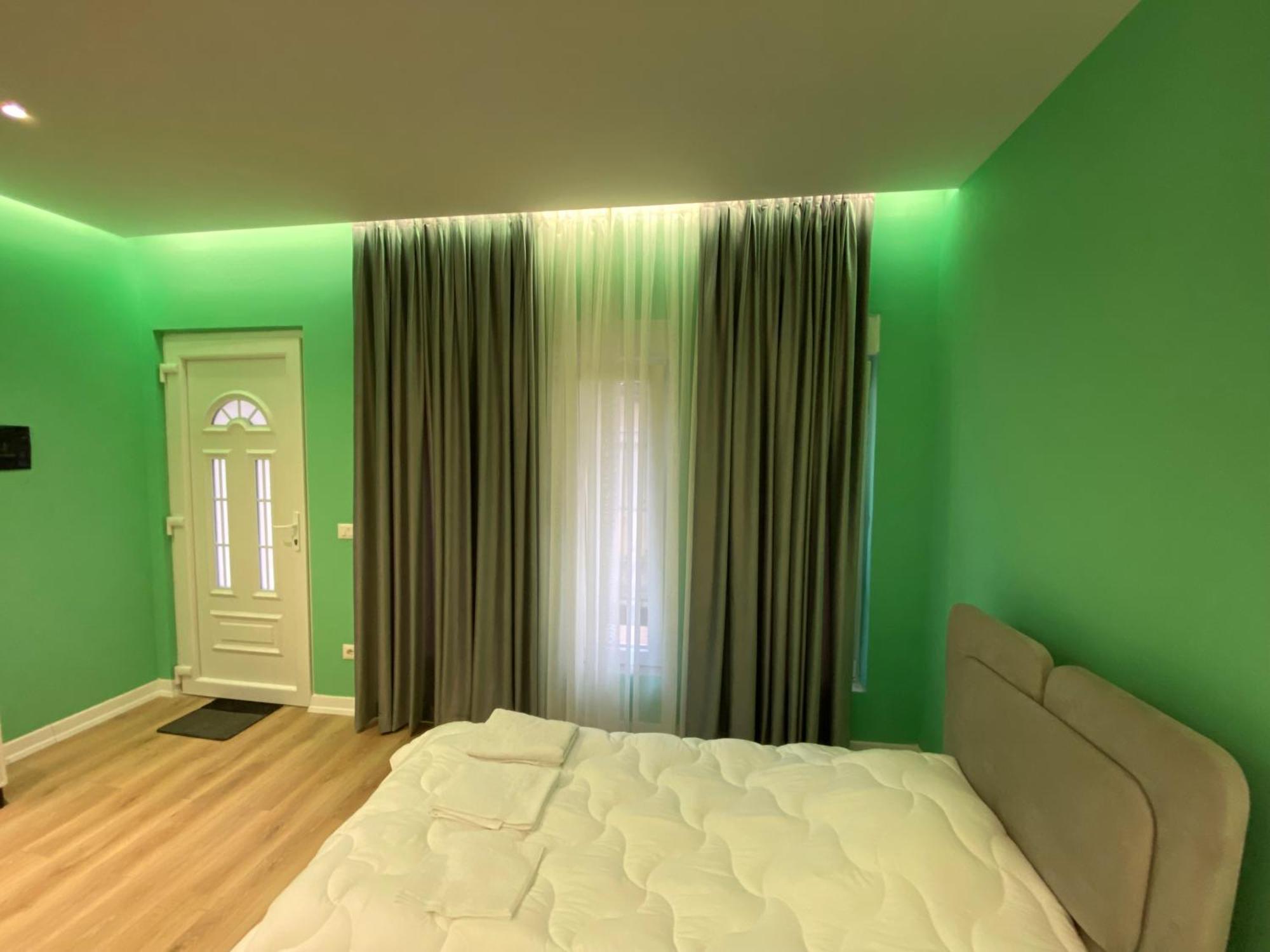 Tirana Center Apartaments Esterno foto